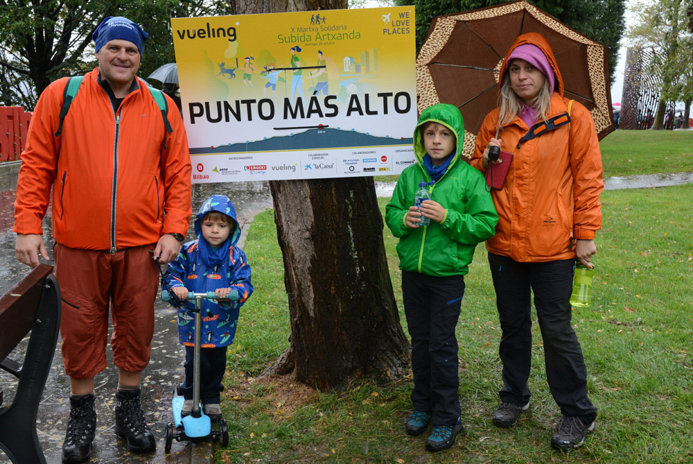 Foto 182 de la avituallamiento y mirador - Galería de la Subida a Artxanda 2019